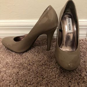Steve Madden - Beige Pumps